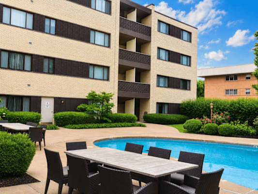 Fontainebleau Apartments property